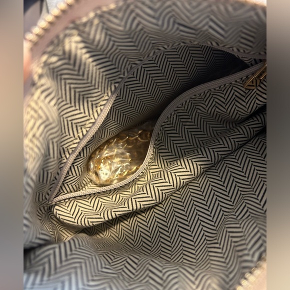 NWOT Tan Pleated Shoulder Bag - Picture 3 of 3